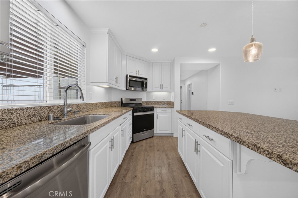 1365 Sunset Place D Property Photo 15