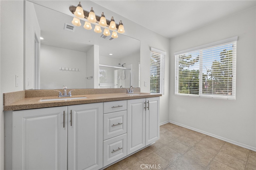 1365 Sunset Place D Property Photo 38