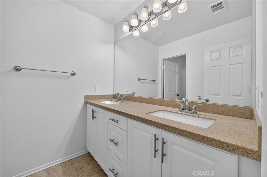 1365 Sunset Place D Property Photo 41