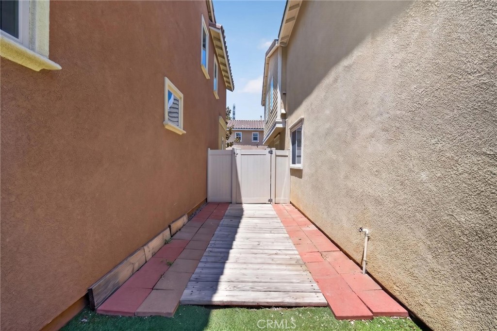 1365 Sunset Place D Property Photo 52