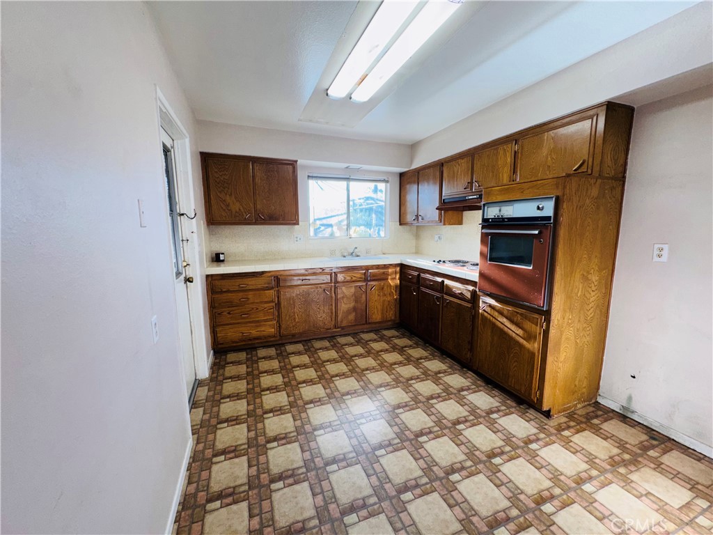 28891 Olympia Way Property Photo 8