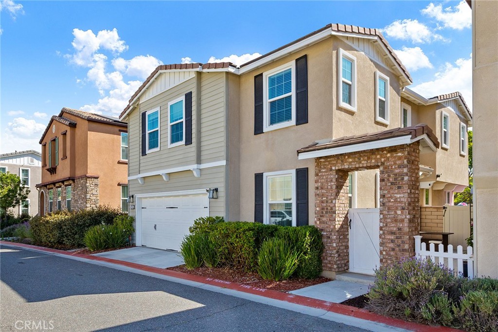 42704 Azure Property Photo 6