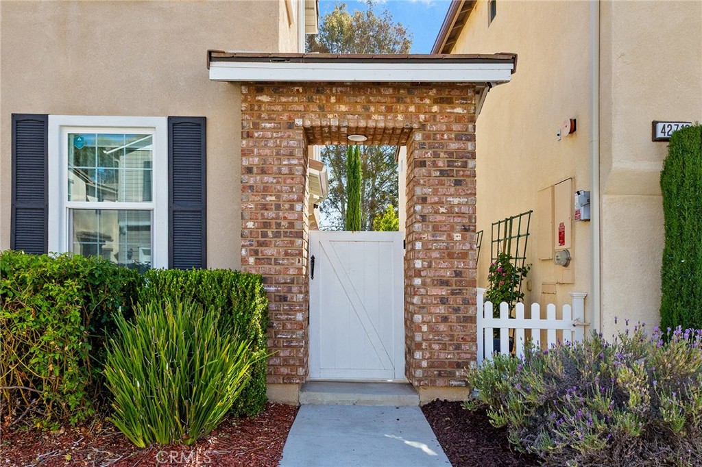 42704 Azure Property Photo 7