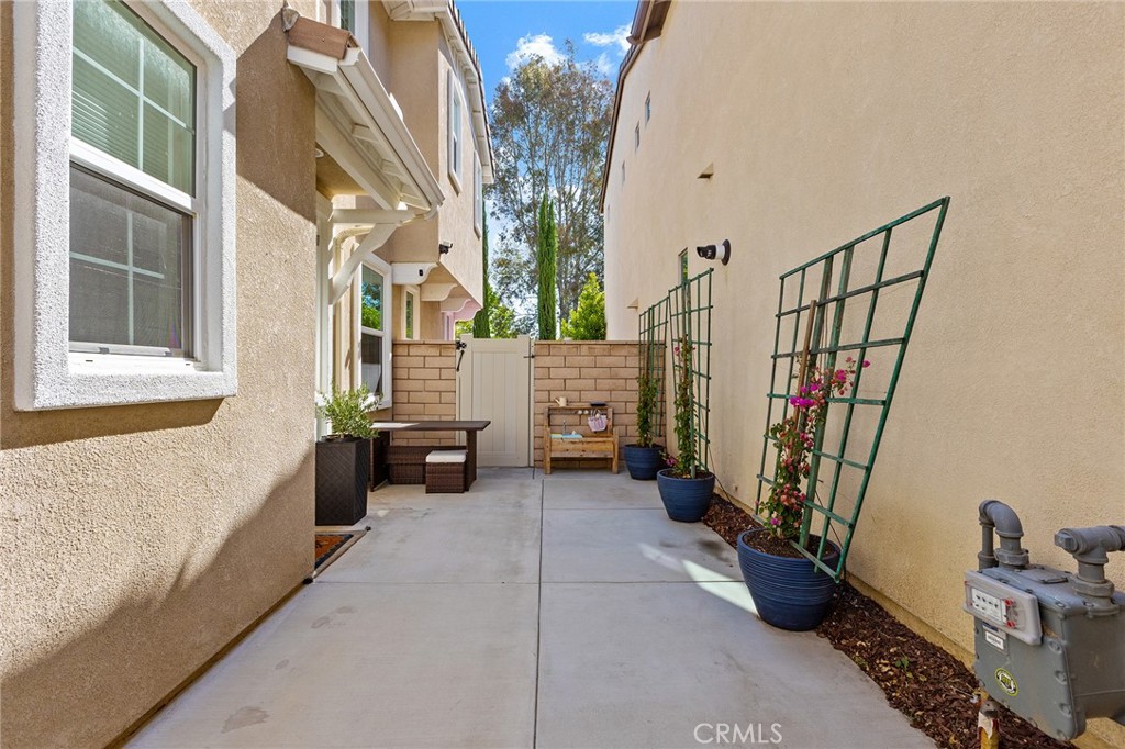 42704 Azure Property Photo 8