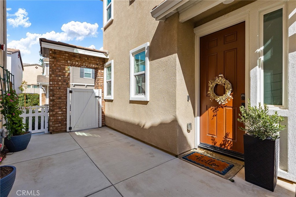 42704 Azure Property Photo 9