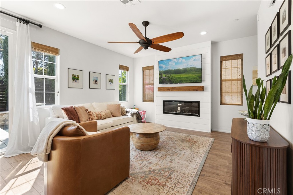 42704 Azure Property Photo 13