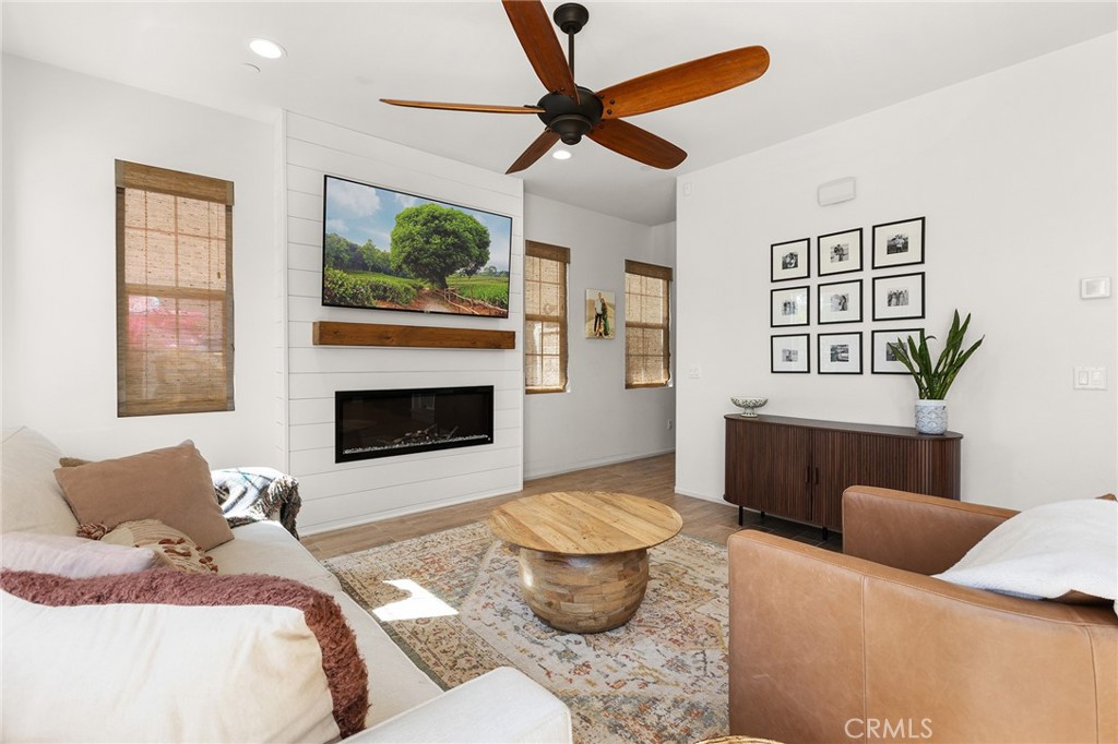 42704 Azure Property Photo 14