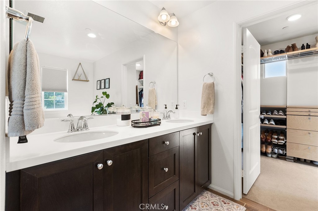42704 Azure Property Photo 40