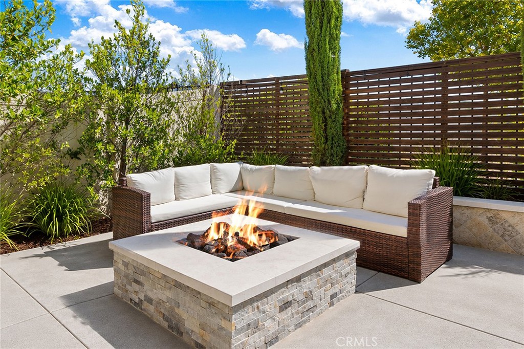 42704 Azure Property Photo 42