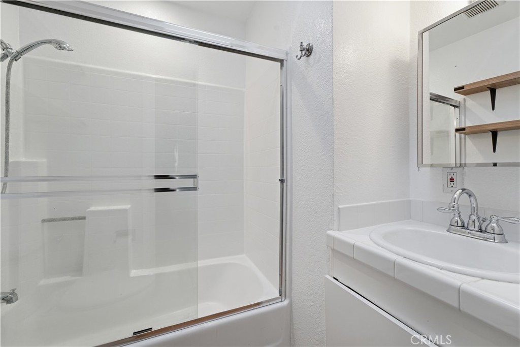 3995 Hortensia G8 Property Photo 23