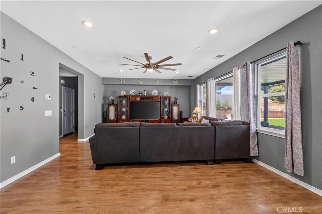 35333 Laurel Tree Court Property Photo 13