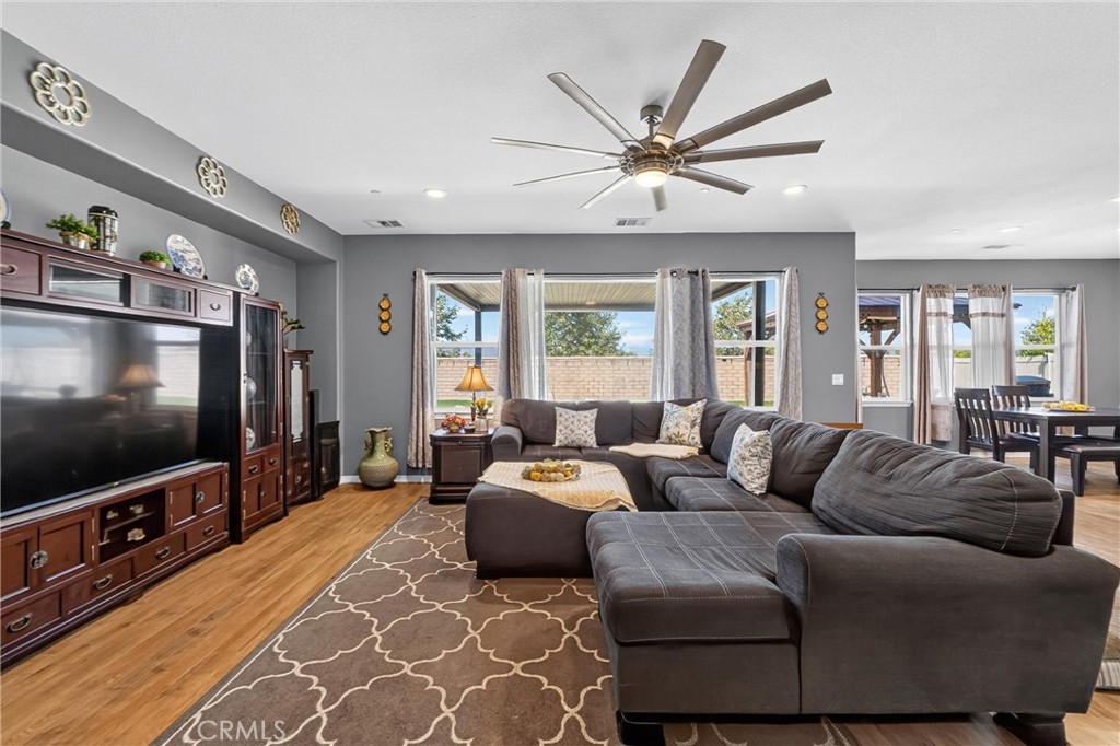 35333 Laurel Tree Court Property Photo 15
