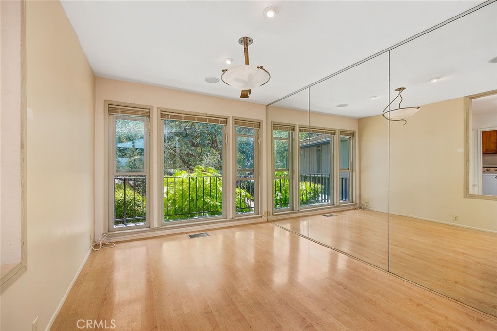 10960 Treeside Lane Property Photo 12