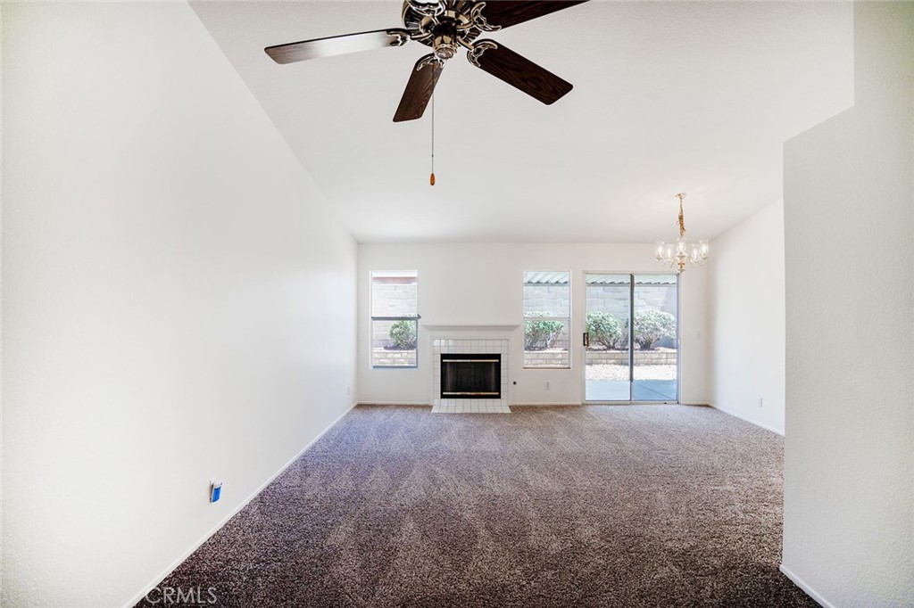 2220 Glenwood Ave Property Photo 3