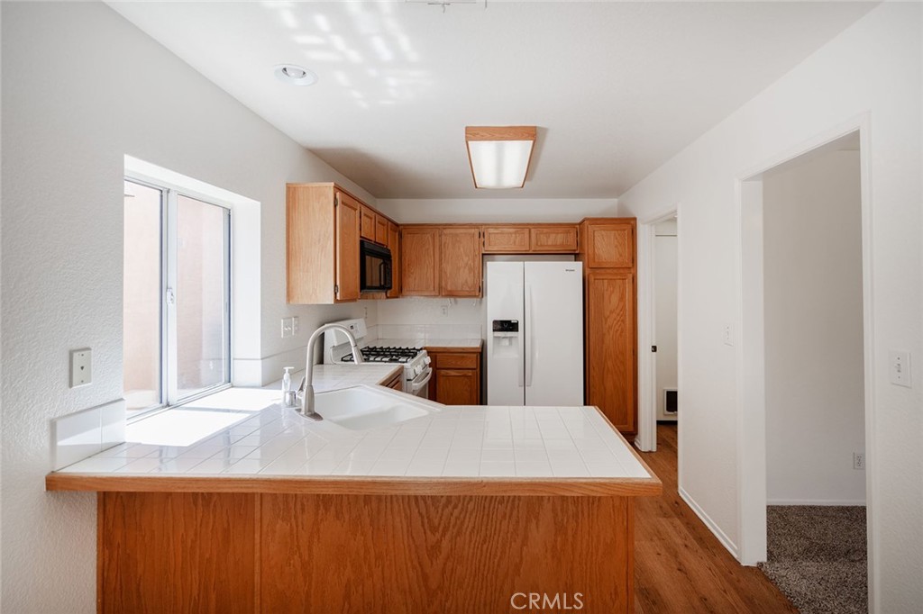 2220 Glenwood Ave Property Photo 12