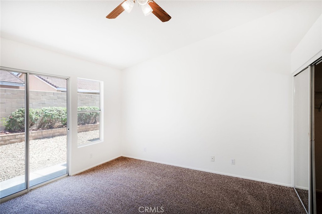 2220 Glenwood Ave Property Photo 15
