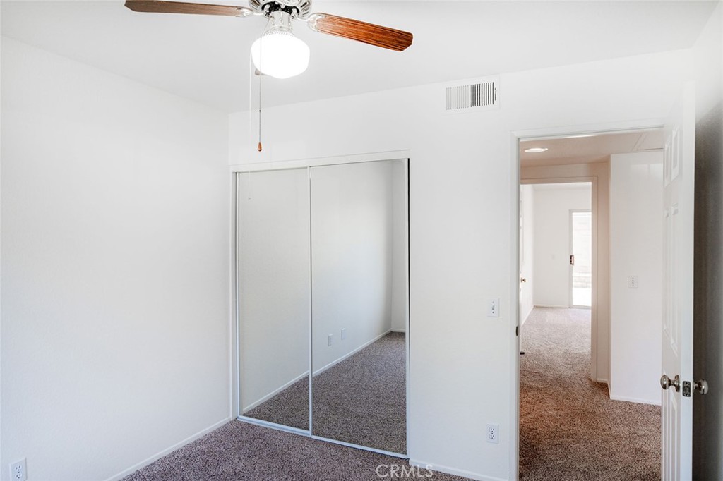 2220 Glenwood Ave Property Photo 17