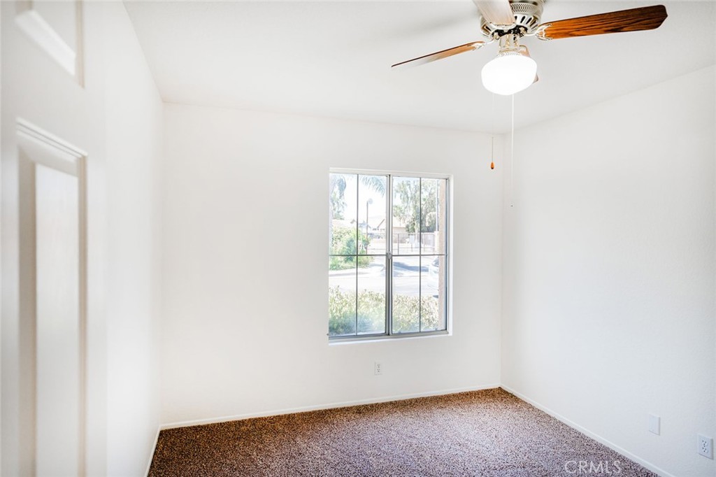 2220 Glenwood Ave Property Photo 26