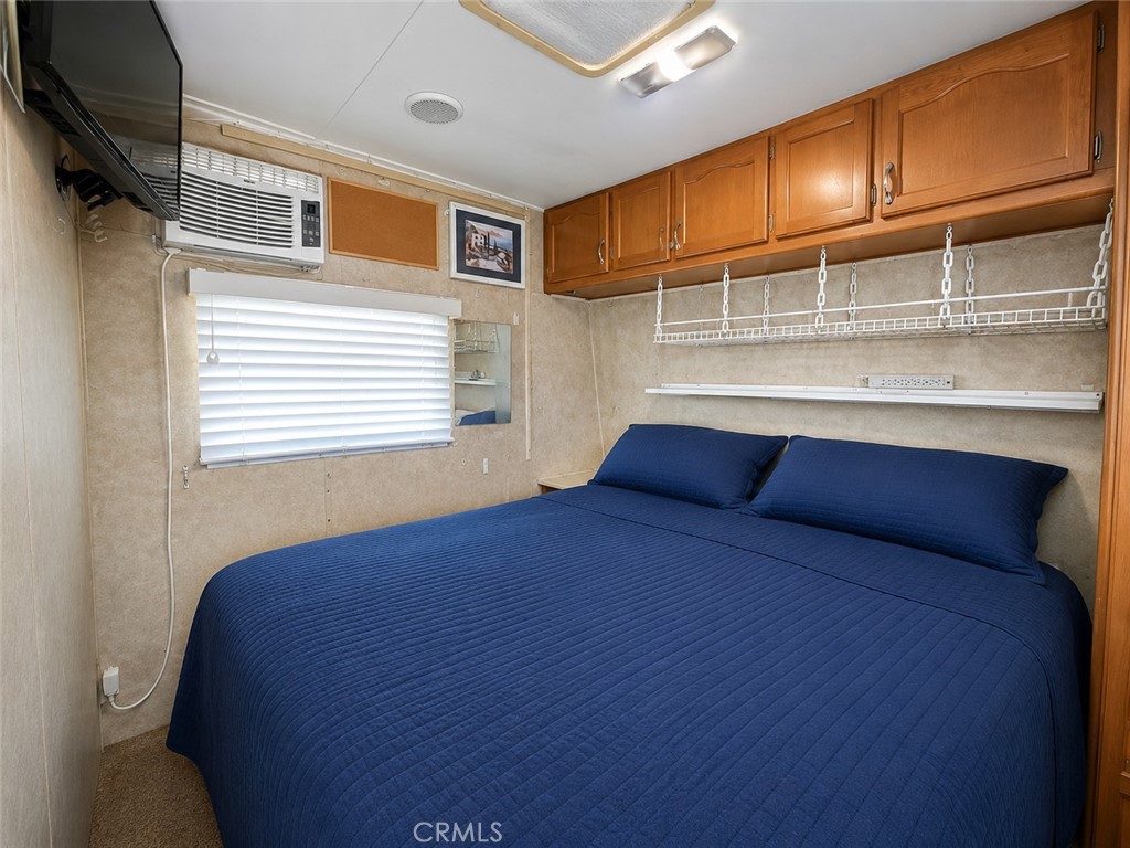 1295 S Cawston Avenue Property Photo 2