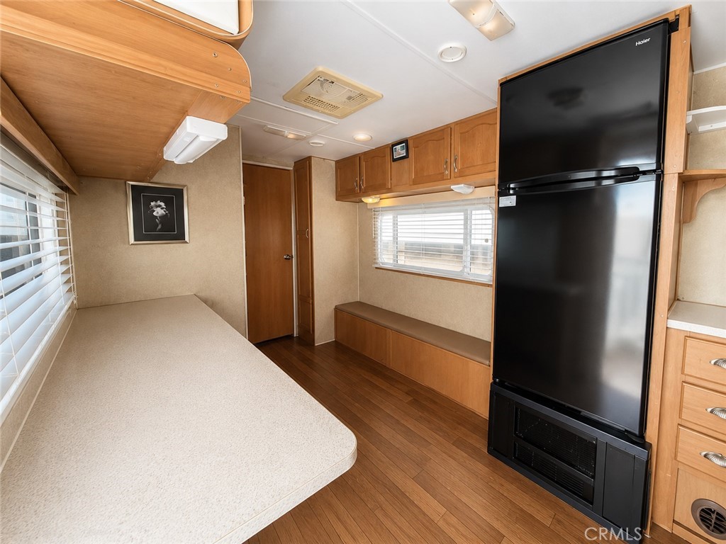 1295 S Cawston Avenue Property Photo 3