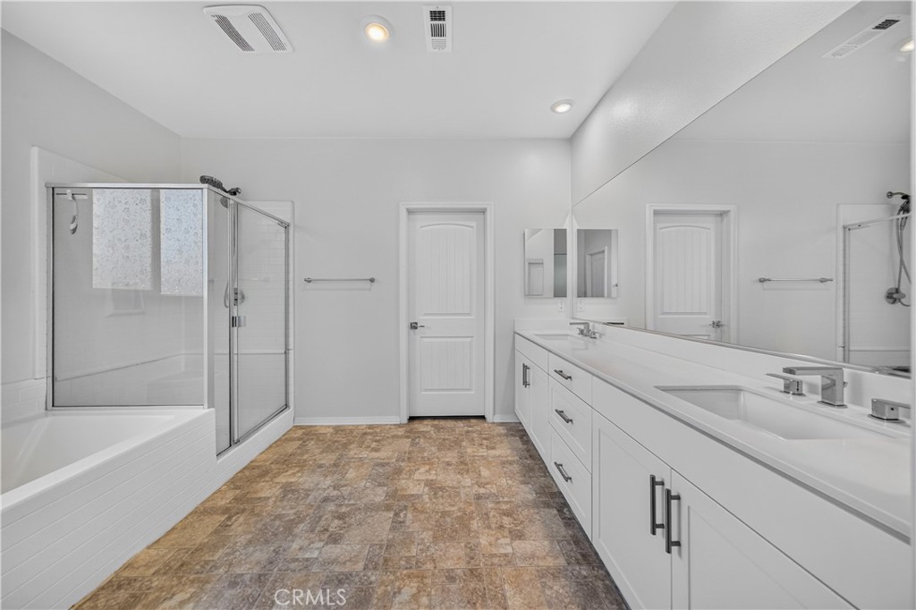 9019 Black Thorn Street Property Photo 23