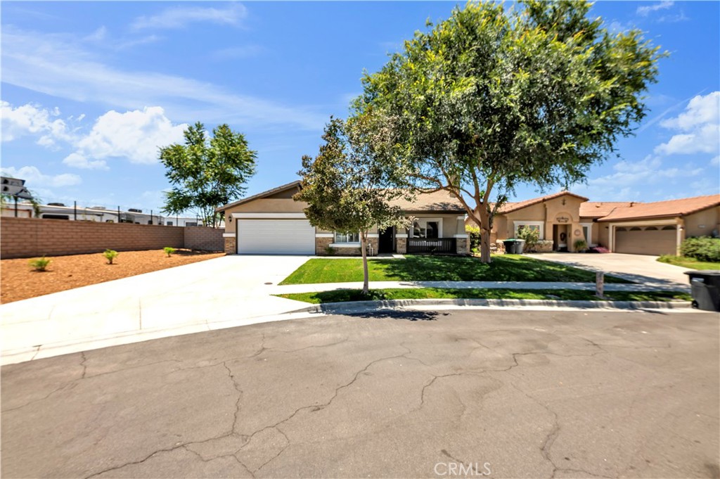 801 Aria Property Photo 3