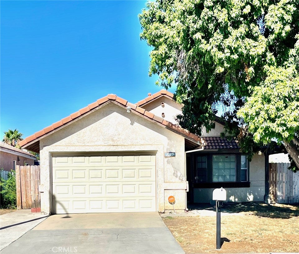 1005 Lilac Street Property Photo 1