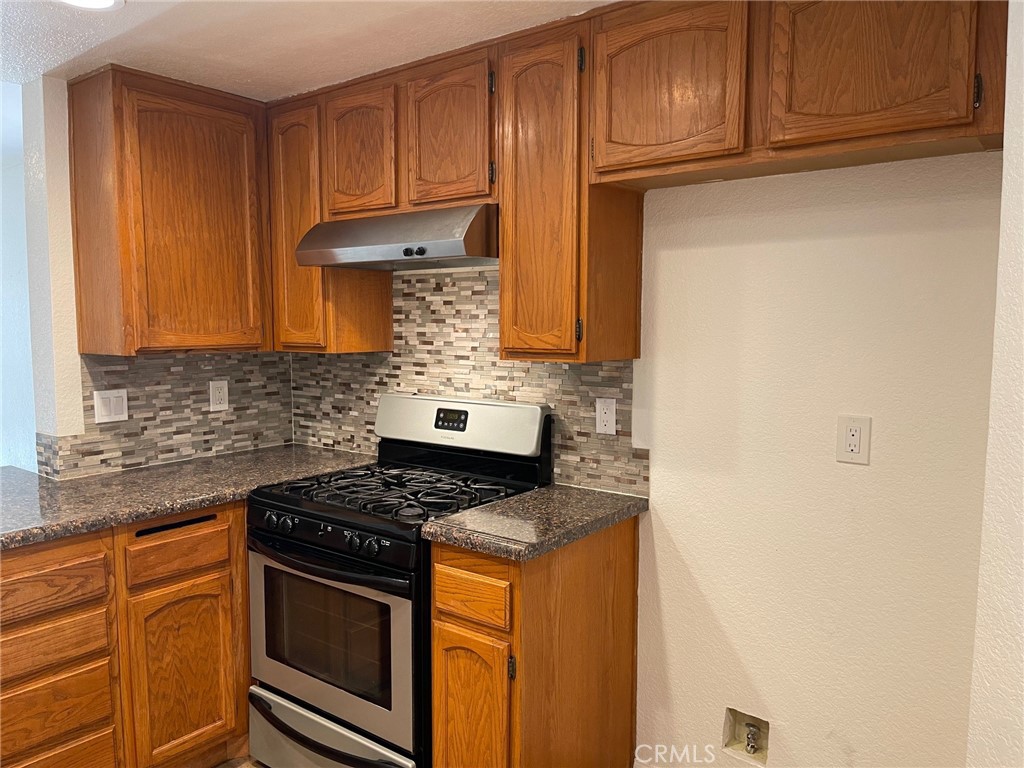 1005 Lilac Street Property Photo 2