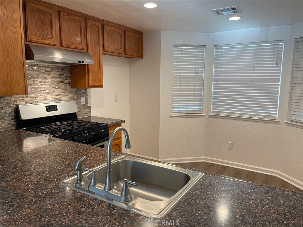 1005 Lilac Street Property Photo 4