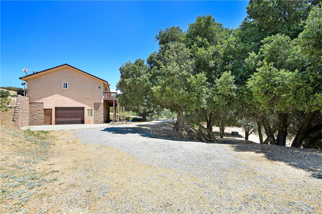 16789 Valley Hi Property Photo 2