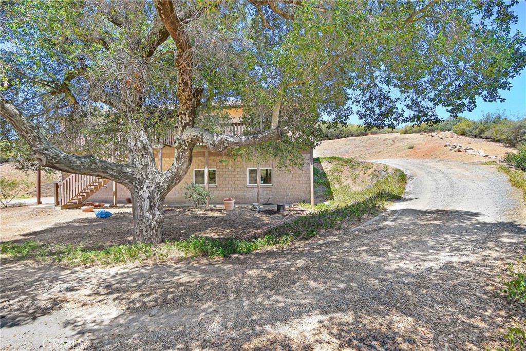 16789 Valley Hi Property Photo 3