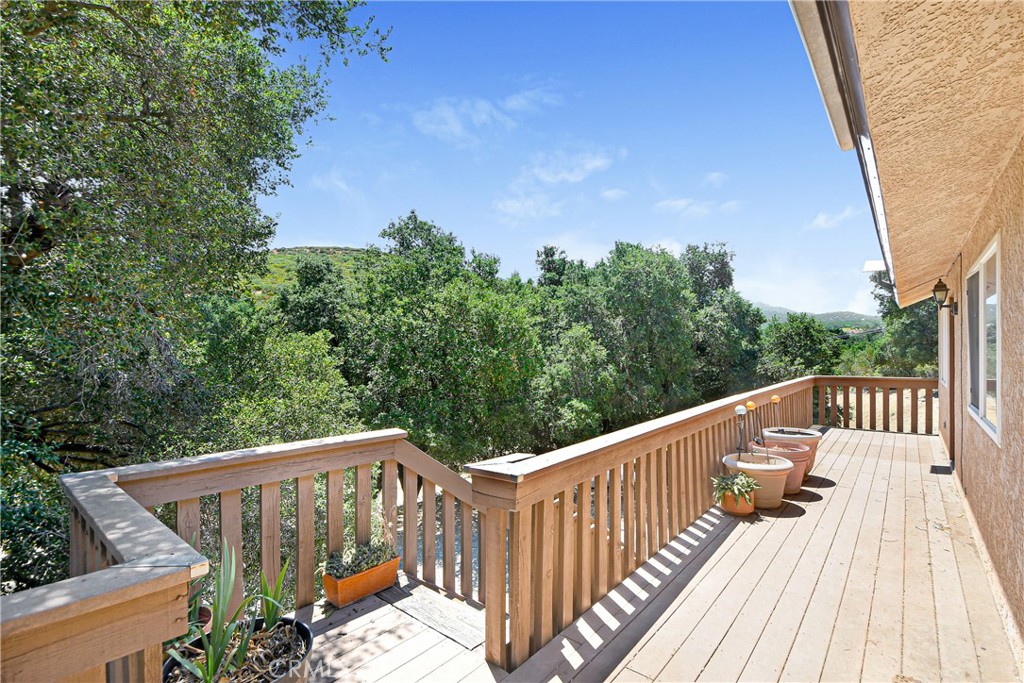 16789 Valley Hi Property Photo 7
