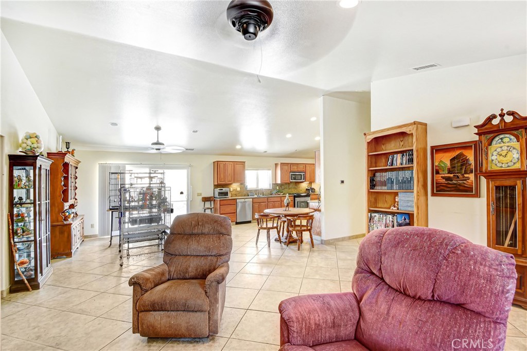 16789 Valley Hi Property Photo 9