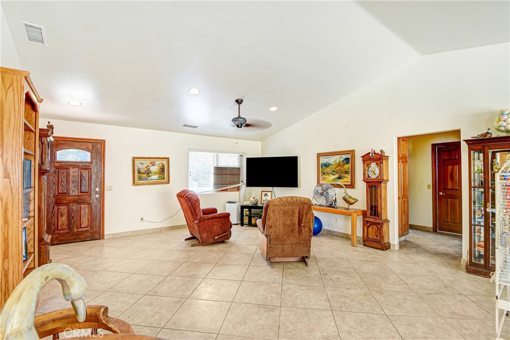 16789 Valley Hi Property Photo 10