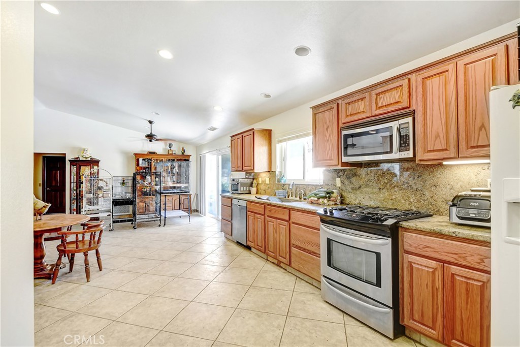 16789 Valley Hi Property Photo 12