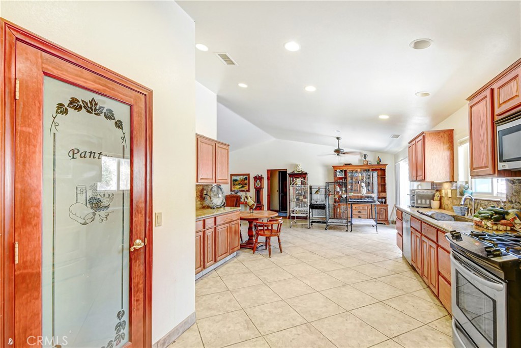 16789 Valley Hi Property Photo 13