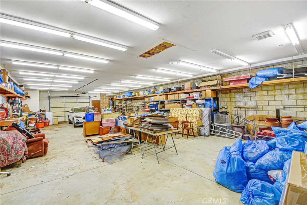 16789 Valley Hi Property Photo 32