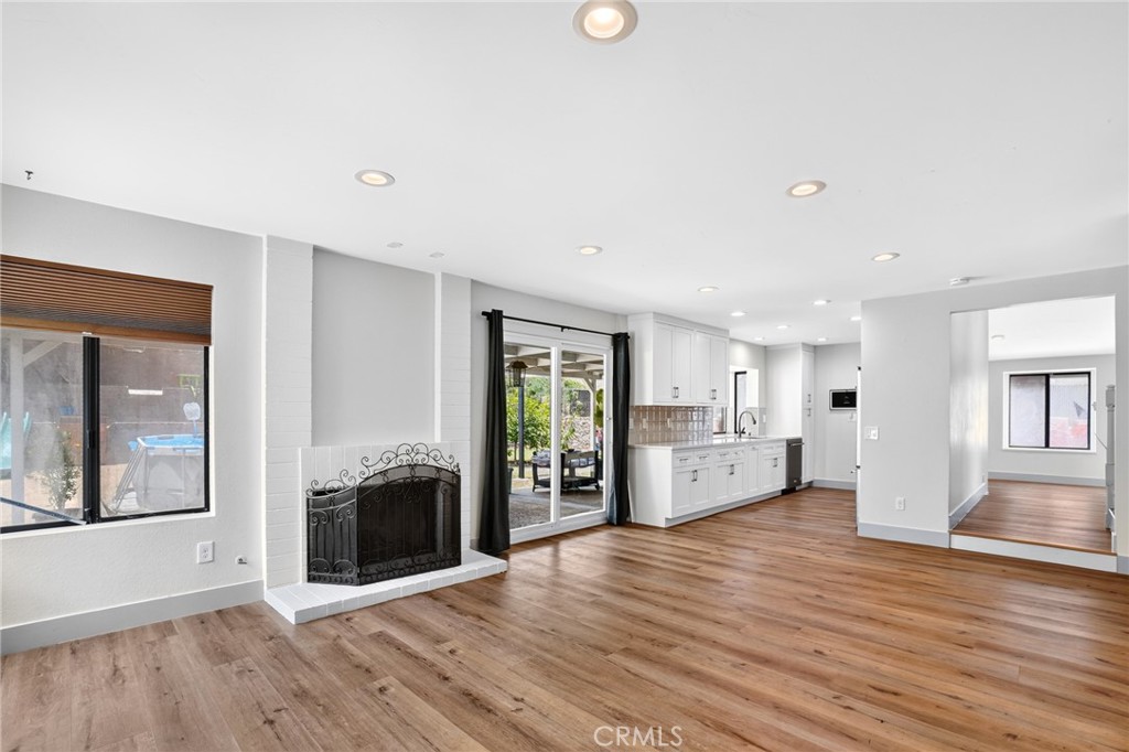 1455 Darwin Property Photo 10