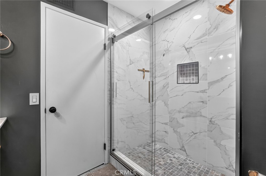 1455 Darwin Property Photo 21