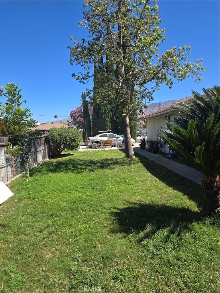 360 W 5th Property Photo 3