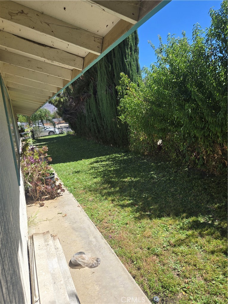 360 W 5th Property Photo 16