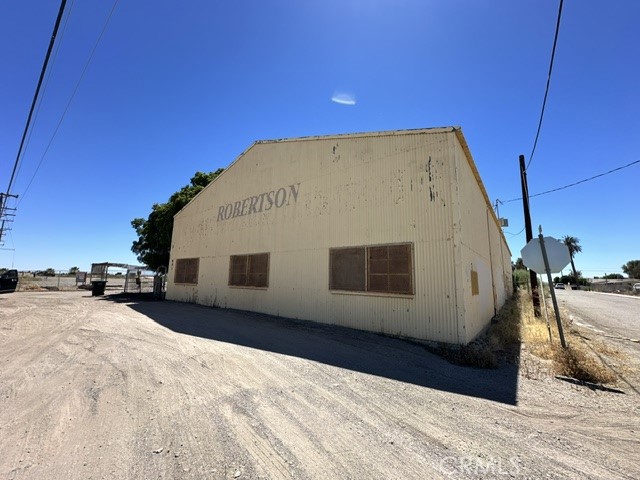 601 S Lovekin Boulevard Property Photo 4