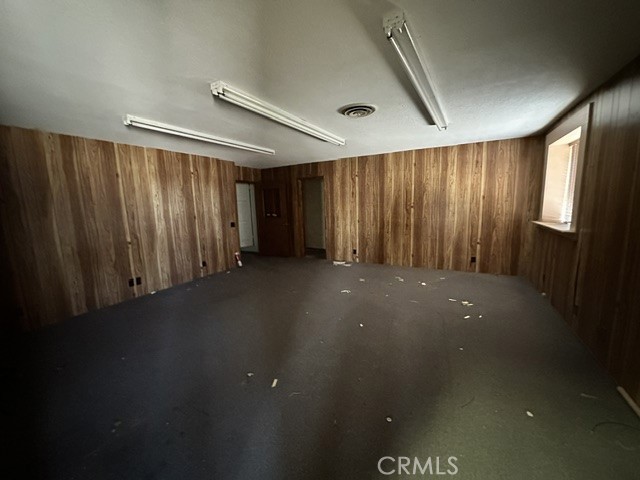 601 S Lovekin Boulevard Property Photo 10