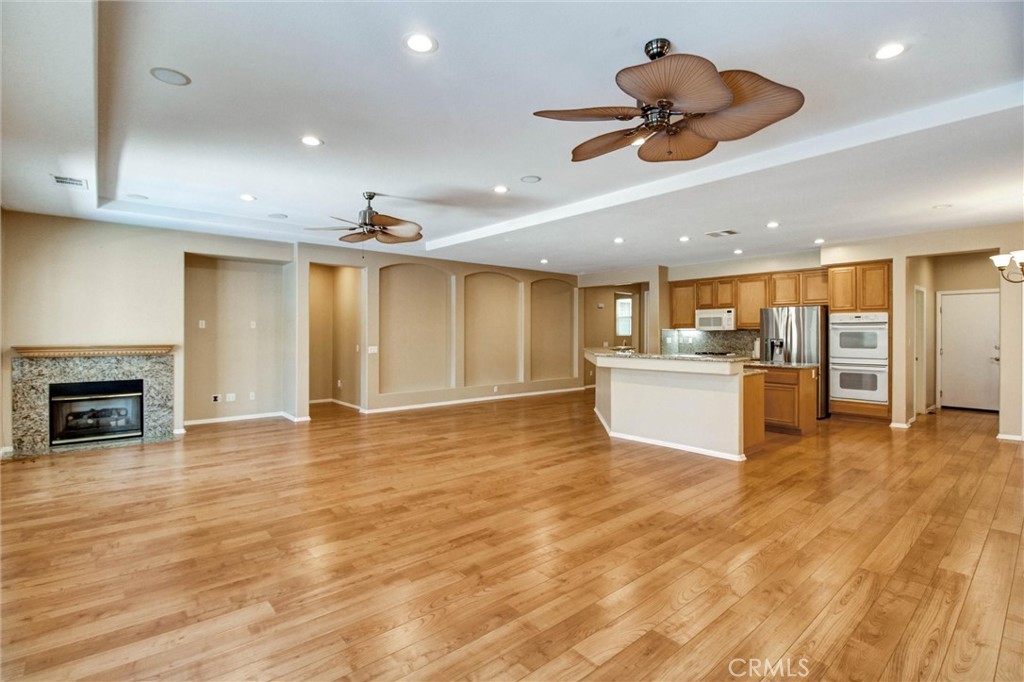 29098 Parkhill Court Property Photo 5