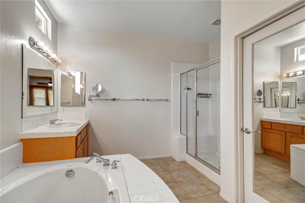 29098 Parkhill Court Property Photo 9