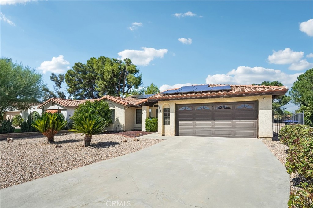 2534 Beech Tree Street Property Photo 2