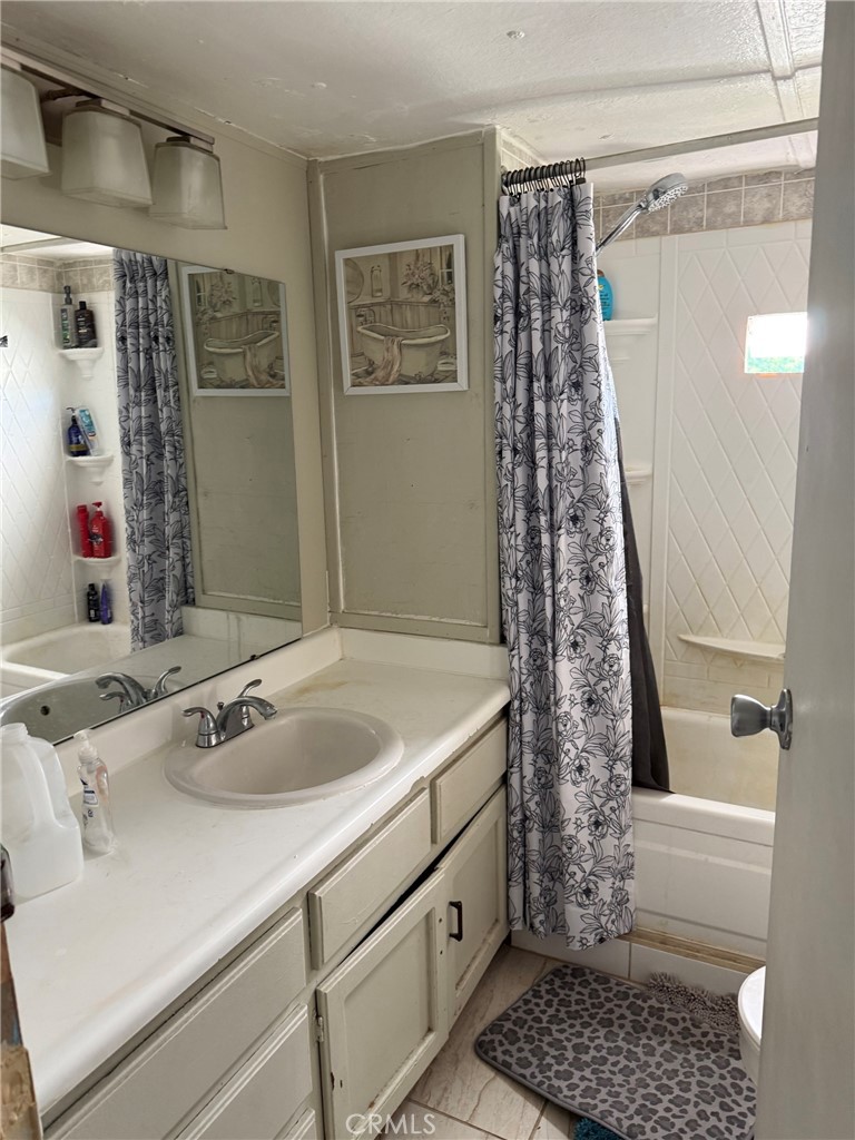 24648 Hayes Avenue Property Photo 4