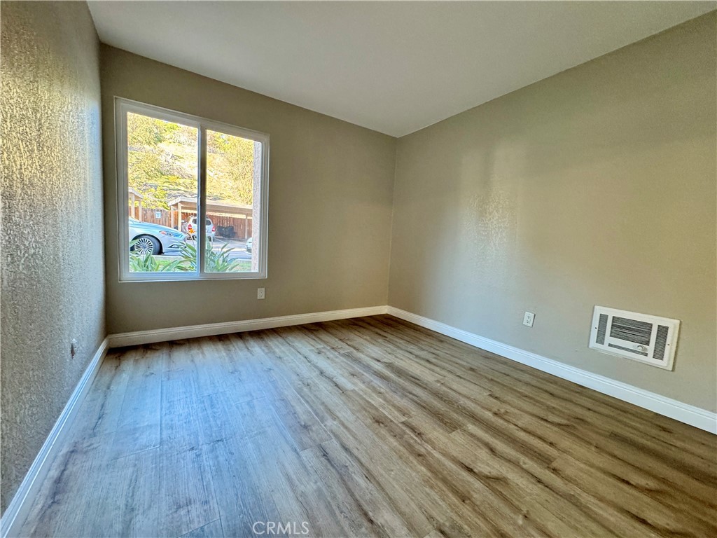 432 Edgehill 95 Property Photo 25