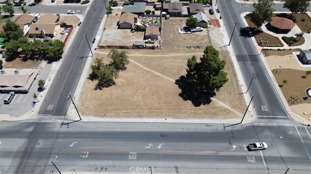 467 S Hewitt Property Photo 4