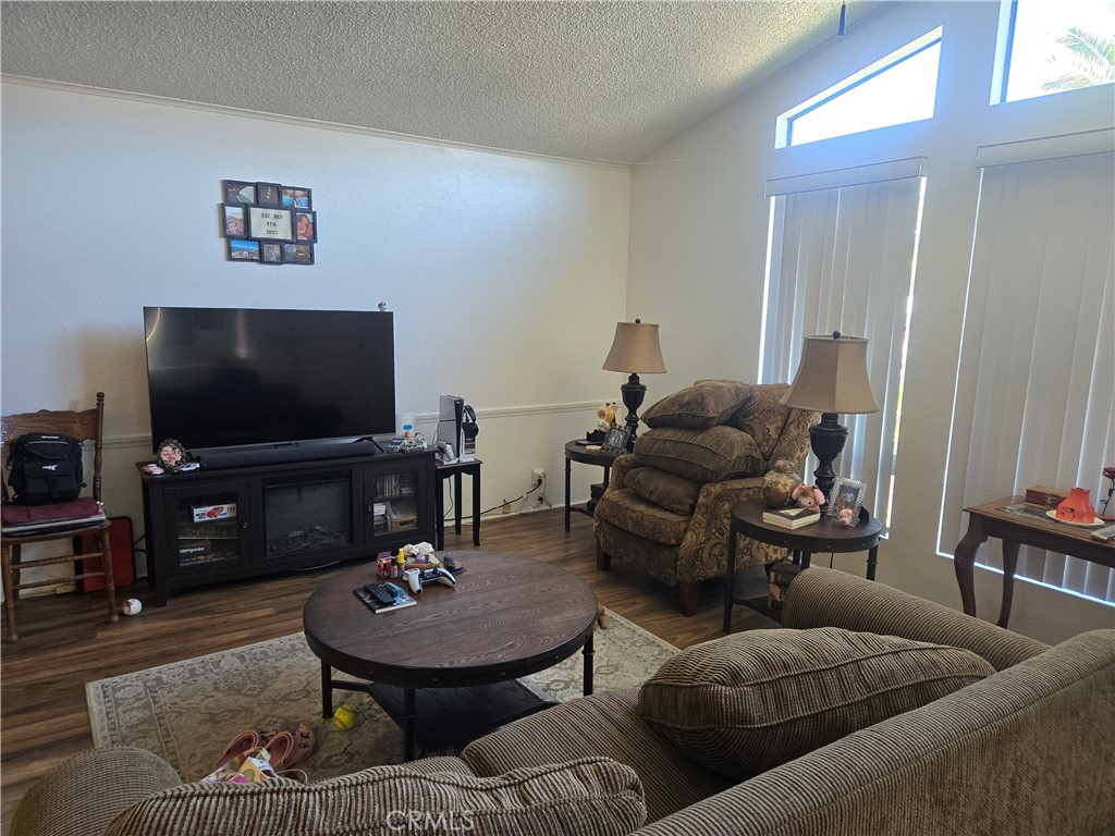 25492 Browca Property Photo 5